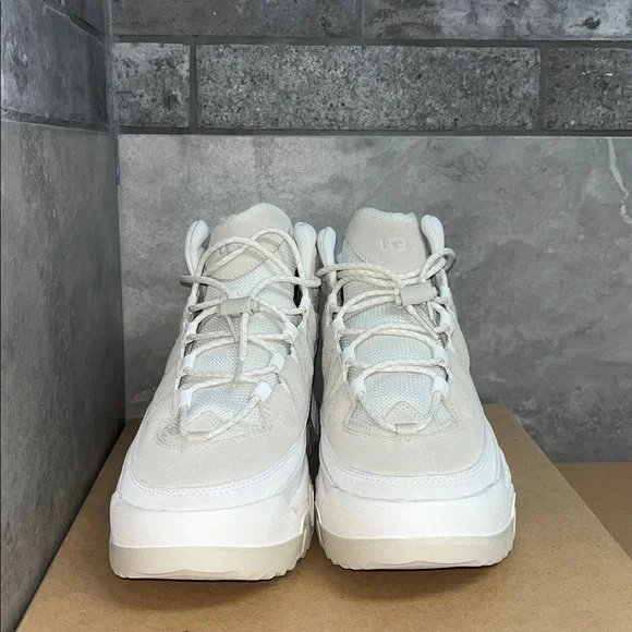 UGG CAPTRAIL HIGH - Picture 2 of 6